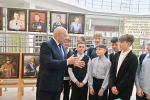 Школьники края бесплатно учатся плавать по президентской программе "Плавание для всех"